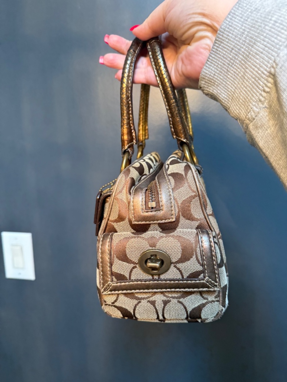 Vintage Coach Signature Soho Satchel - Picture 5 of 7